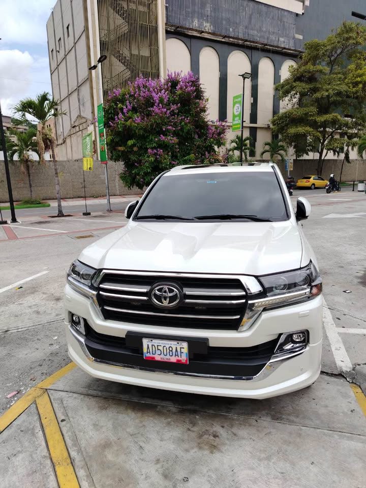 Toyota Land Cruiser 200